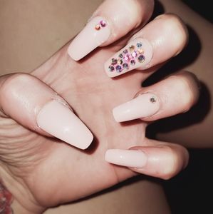 Nail set.